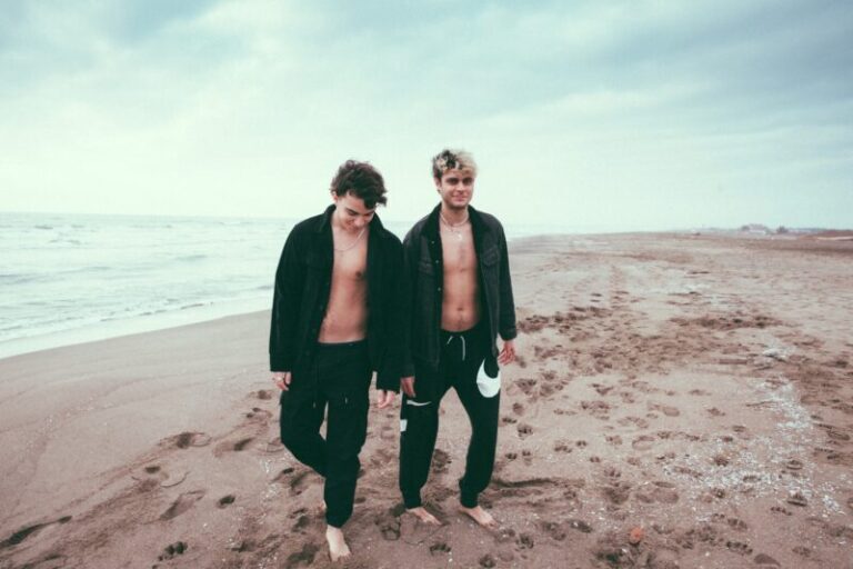 “Nudi in spiaggia”, il singolo di debutto per era505